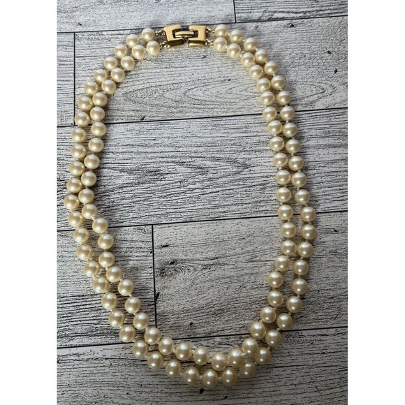 Vintage Monet Signed Double Strand Faux Pearl Necklace Cream Gold Tone 17.5" - Picture 1 of 5